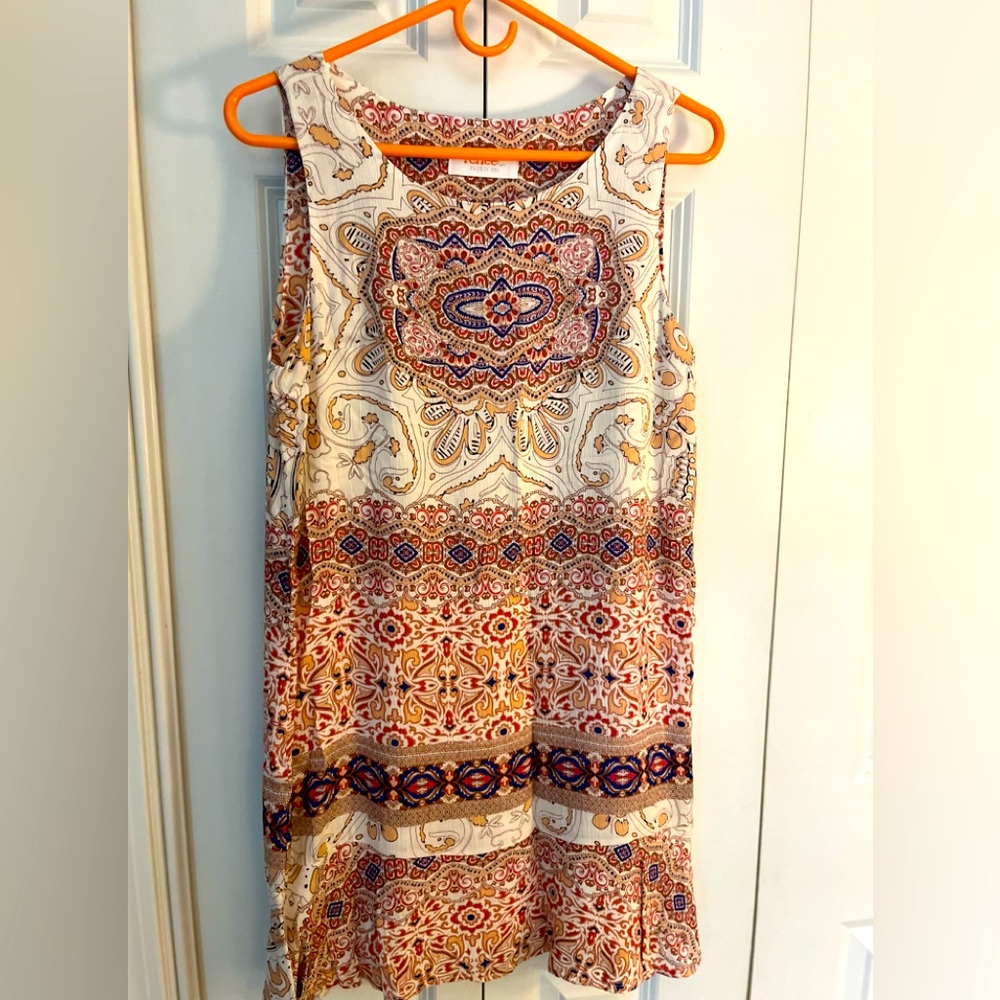 RENEE C. Brand New - without tags - lined and light weight dress